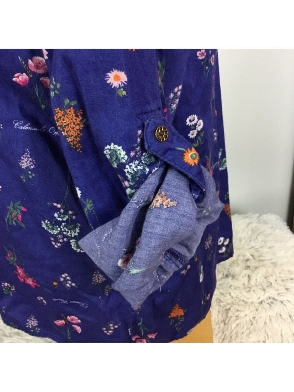 JACLYN Smith XL royal blue floral button down roll sleeve top - Picture 5 of 16